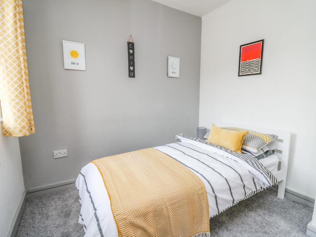 6 Erwr Brenhinoedd Villa Ammanford Bagian luar foto
